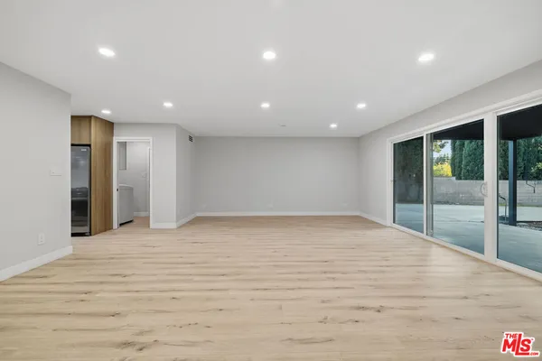 $5,995 | 10557 Reseda Boulevard, Northridge, CA 91326