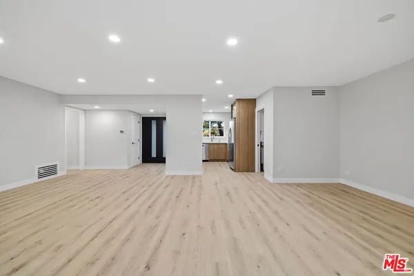 $5,995 | 10557 Reseda Boulevard, Northridge, CA 91326