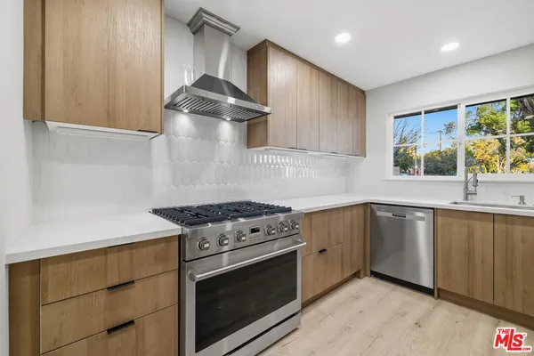 $5,995 | 10557 Reseda Boulevard, Northridge, CA 91326