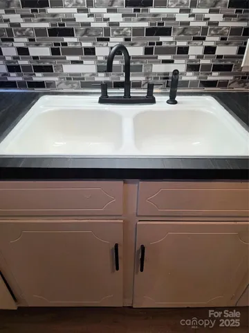 a close view of sink