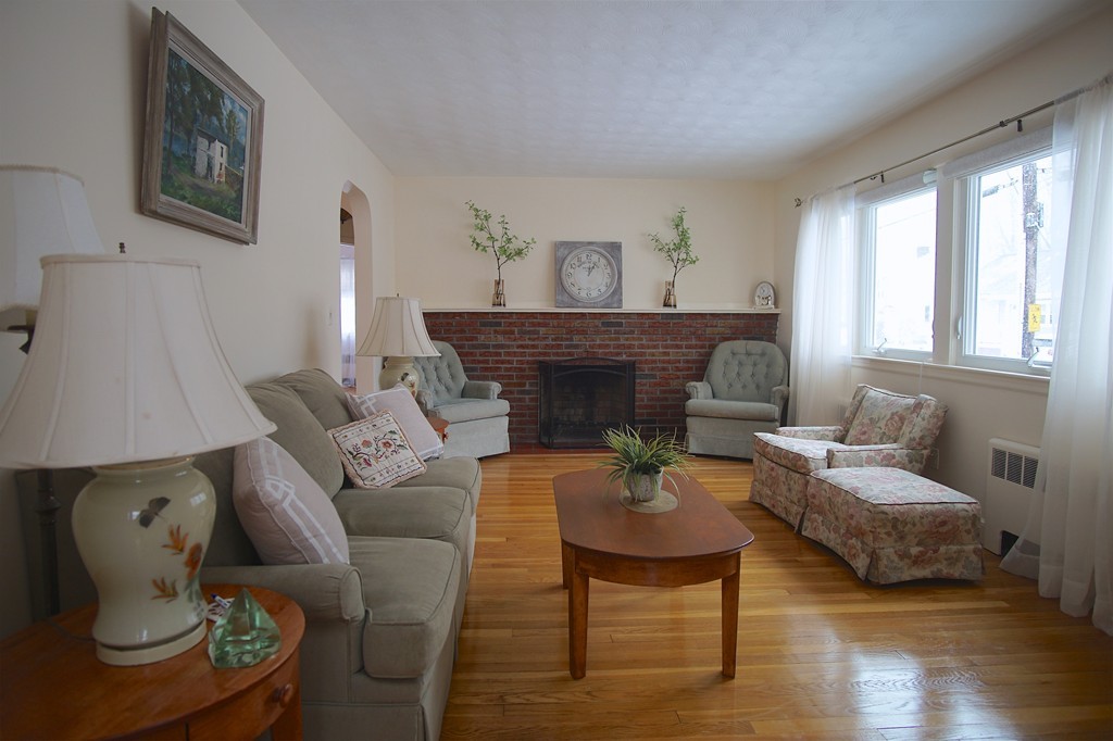 12 Buttaro Road Woburn, MA 01801 - Photo 4 of 30 Gallery Image 4