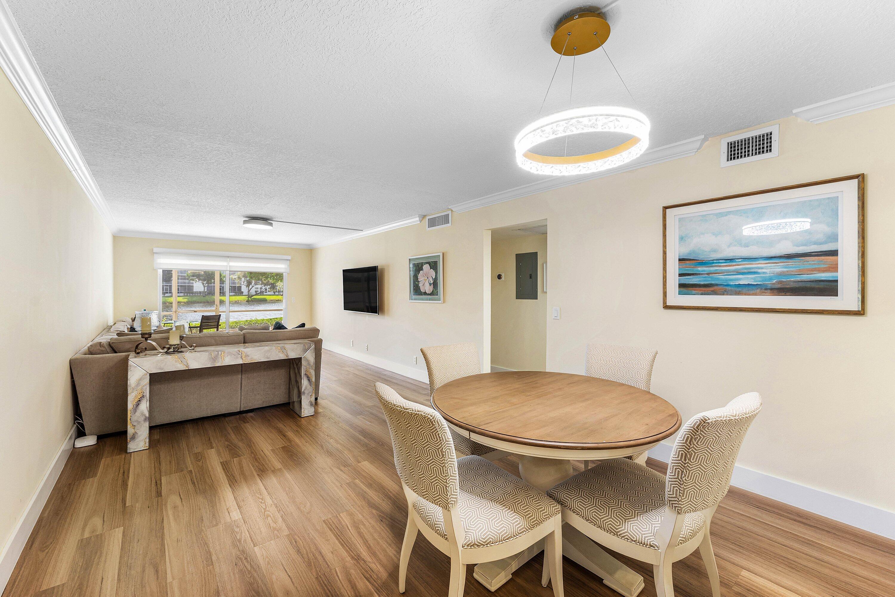 1019 Guildford East Boca Raton, FL 33434 - Photo 10 of 38 008-1019GuildfordEast-BocaRaton-FL-33434