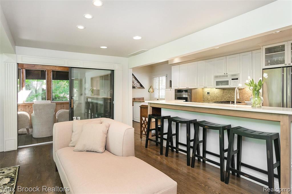 19248 Riverside Drive Beverly Hills, MI 48025 - Photo 19 of 54
