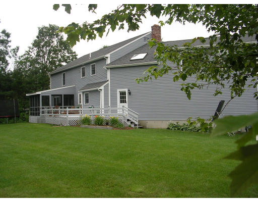 28 Oriole Road Medfield, MA 02052 - Photo 3 of 10 Gallery Image 3