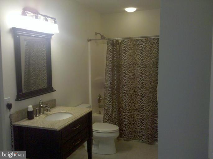 2820 Bennett Point Road Queenstown, MD 21658 - Photo 7 of 16 Upstairs Bath