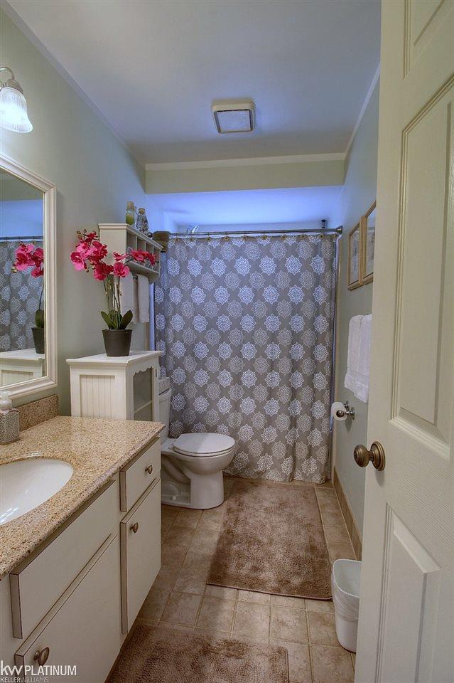 21789 Rausch Avenue Eastpointe, MI 48021 - Photo 17 of 27 50016773-16.JPG