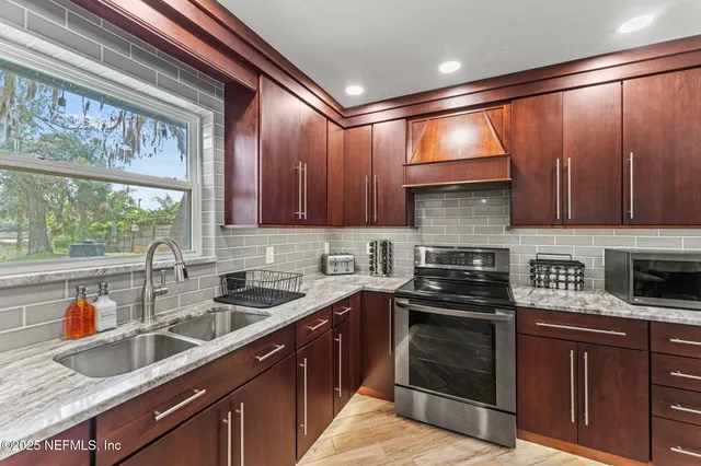 $2,100 | 256 Baisden Road, Jacksonville, FL 32218