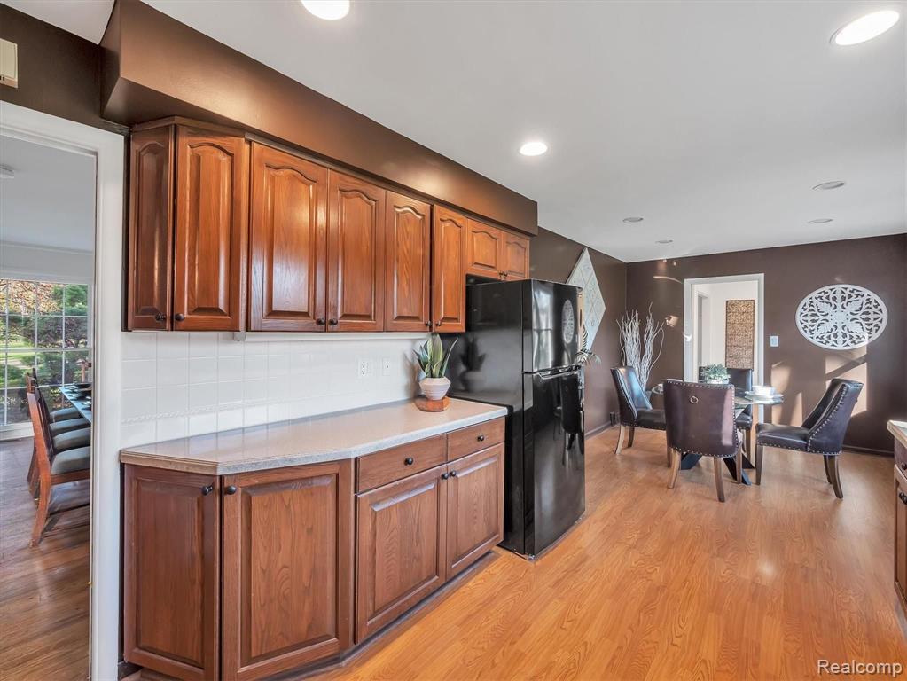 18551 Riverside Drive Beverly Hills, MI 48025 - Photo 16 of 58