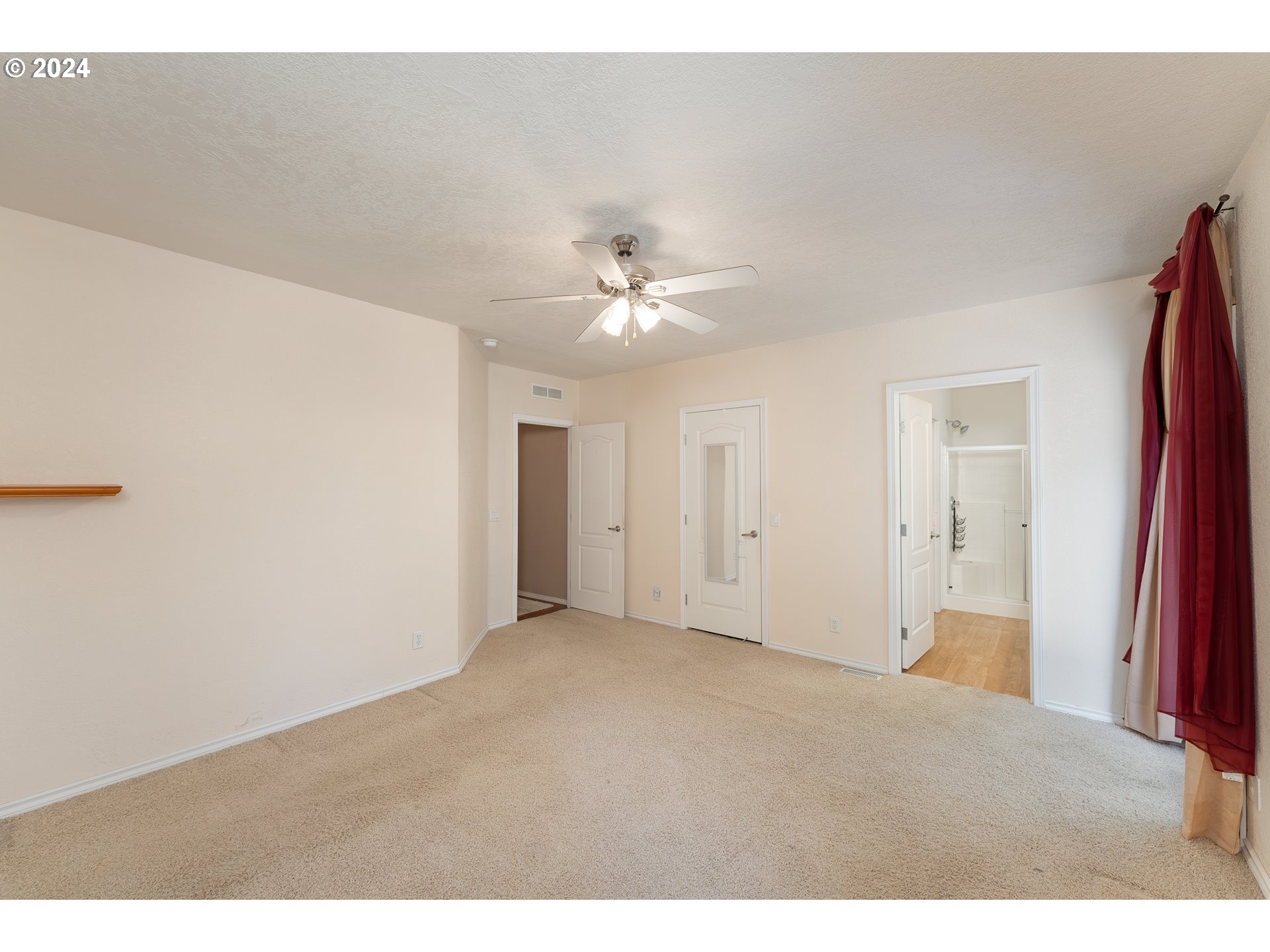 1464 Southside Road Sutherlin, OR 97479 - Photo 17 of 41 Bedroom, Owner's Suite