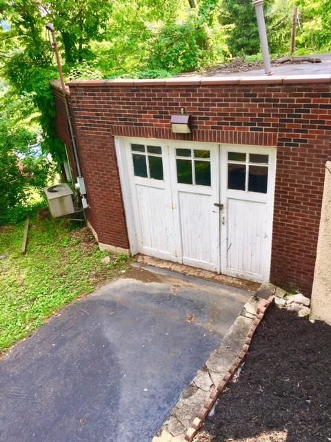 3045 Mt Troy Road Pittsburgh, PA 15212 - Photo 24 of 24 Lower level 3 car garage