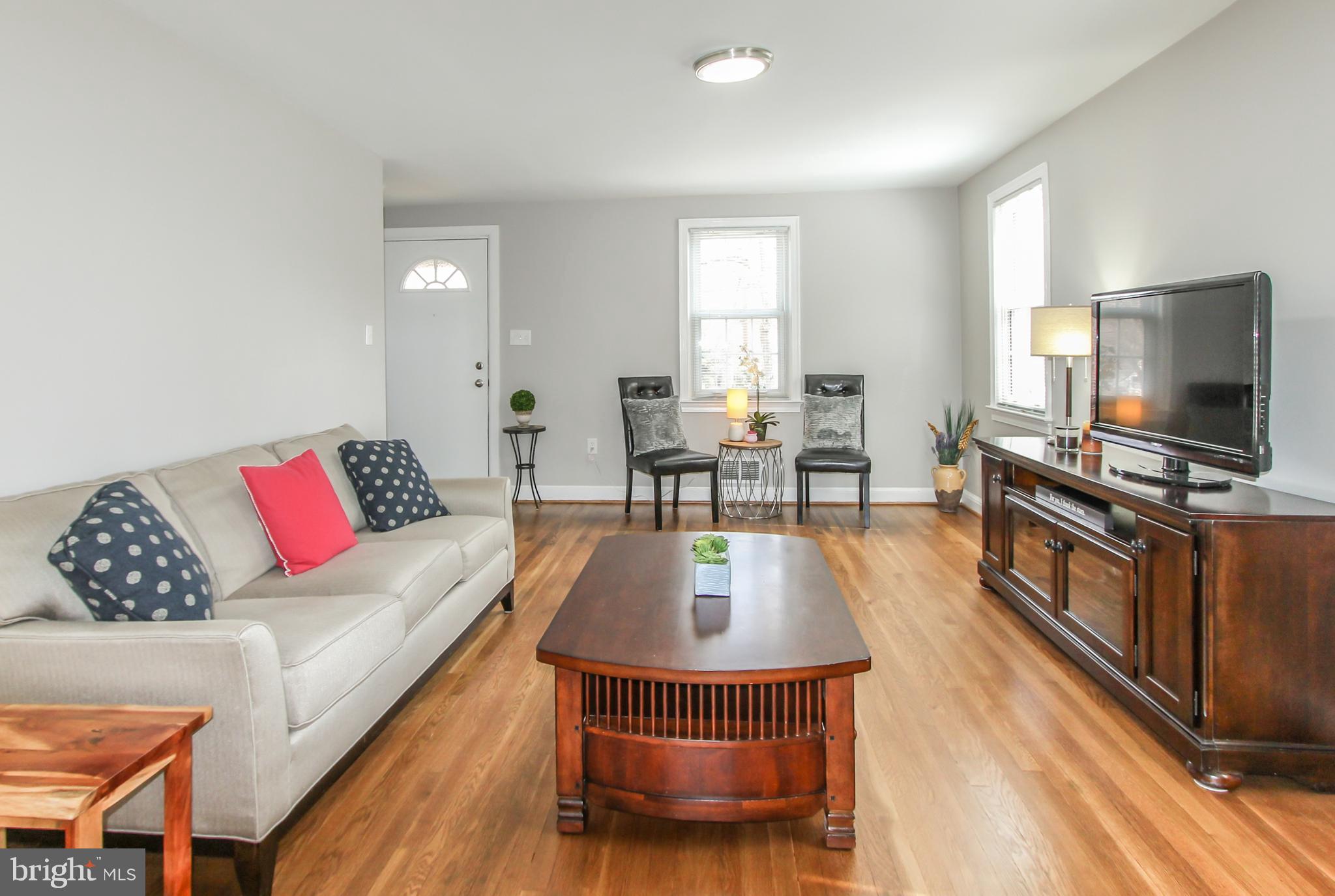 9108 Eton Road Silver Spring, MD 20901 - Photo 11 of 43 Living room