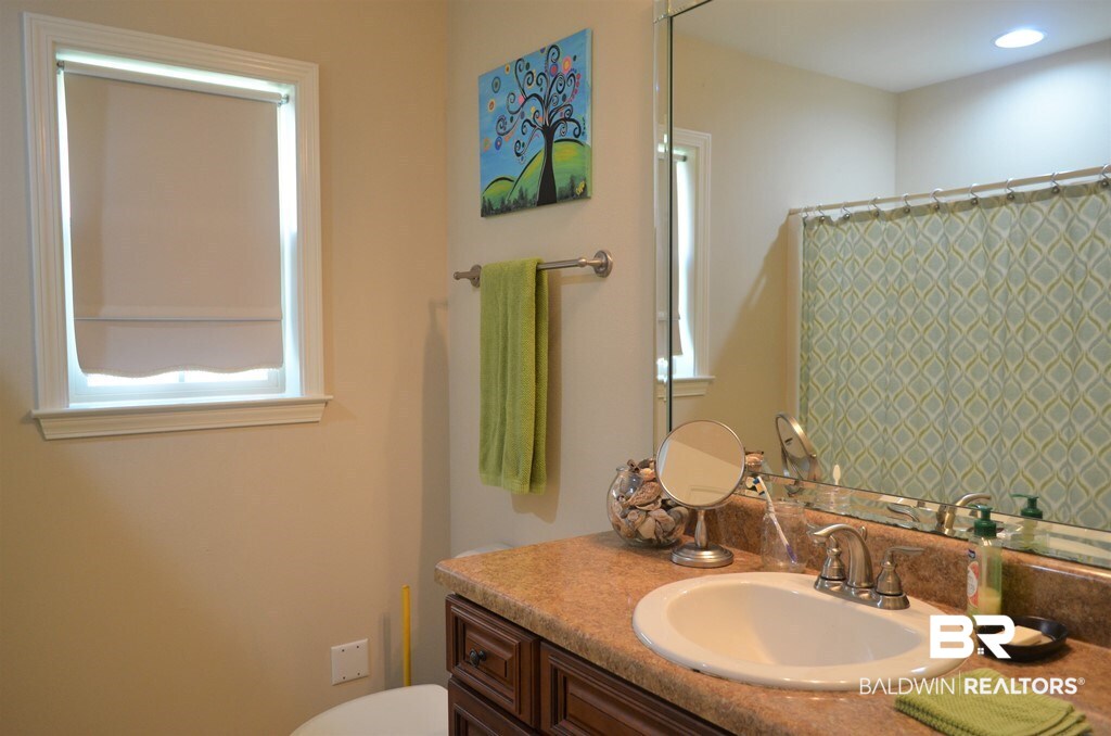 619 Fulton Loop Foley, AL 36535 - Photo 28 of 33 Guest Bathroom