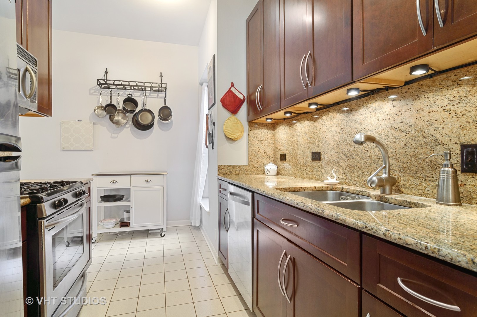 1320 West Wilson Avenue, Unit 2B Chicago, IL 60640 - Photo 7 of 17