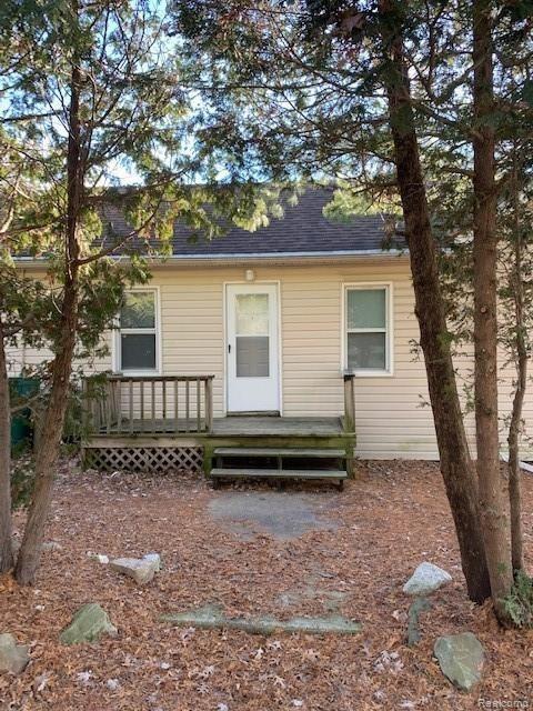 833 Heights Road, Unit A Lake Orion, MI 48362 - Photo 2 of 16