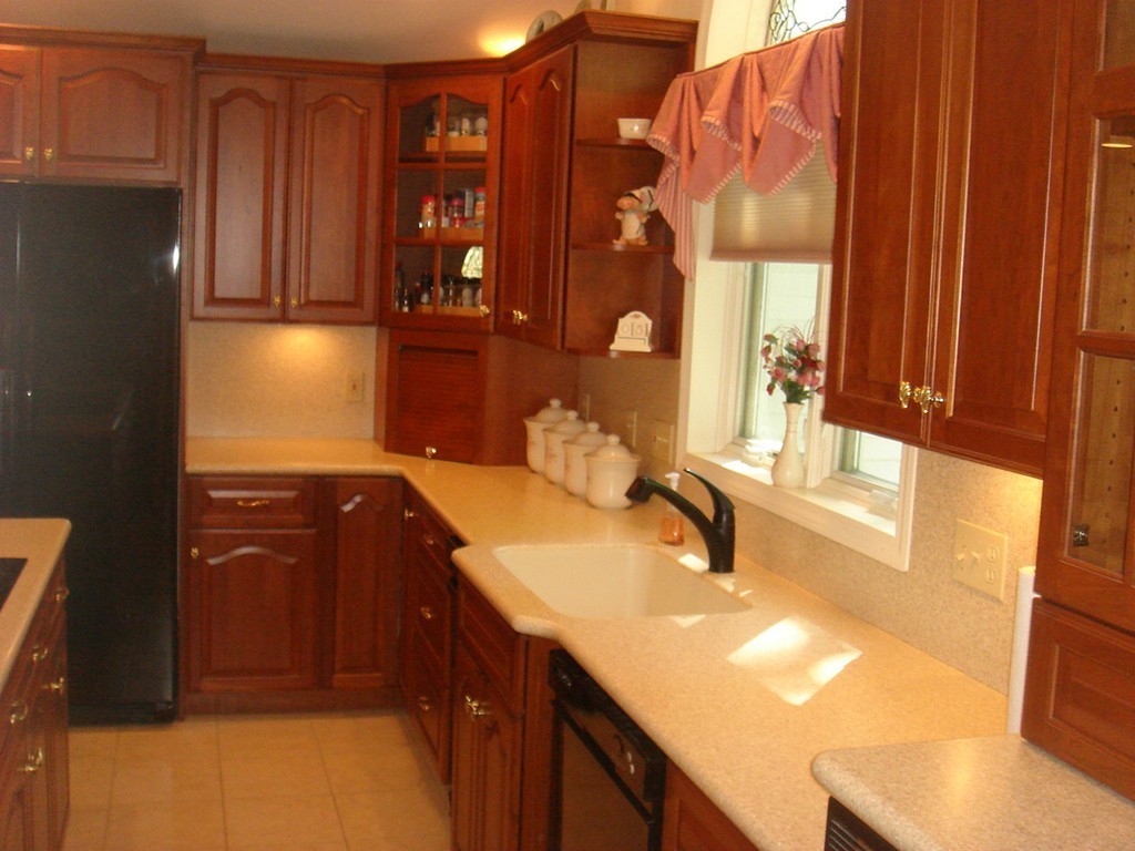 17 Cynthia Road Framingham, MA 01701 - Photo 3 of 30 Gallery Image 3