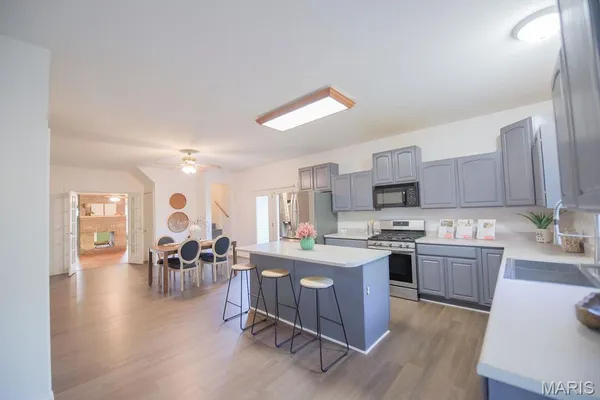 $325,000 | 802 Hale Avenue, Edwardsville, IL 62025