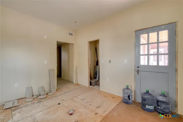 $250,000 | 116 South Cypress Avenue, Luling, TX 78648