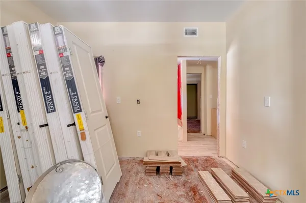 $250,000 | 116 South Cypress Avenue, Luling, TX 78648