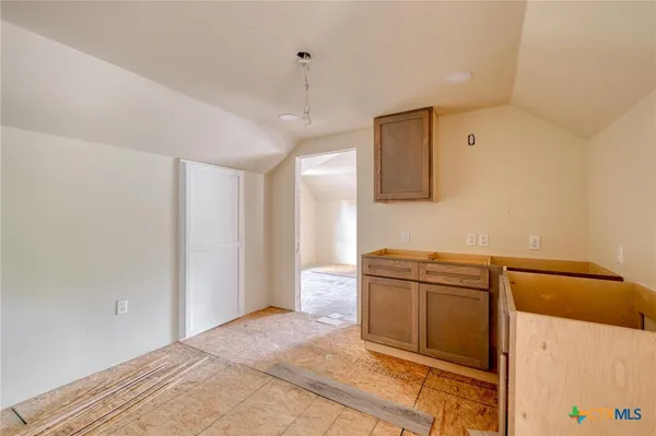 $250,000 | 116 South Cypress Avenue, Luling, TX 78648