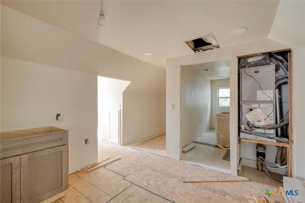 $250,000 | 116 South Cypress Avenue, Luling, TX 78648