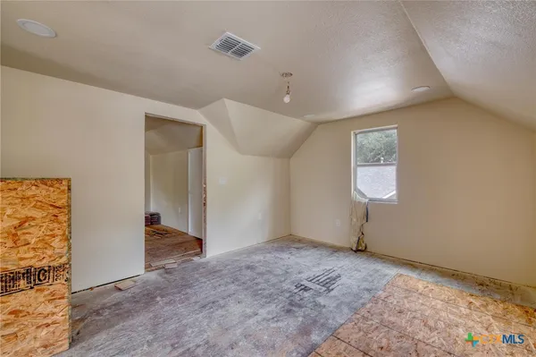 $250,000 | 116 South Cypress Avenue, Luling, TX 78648