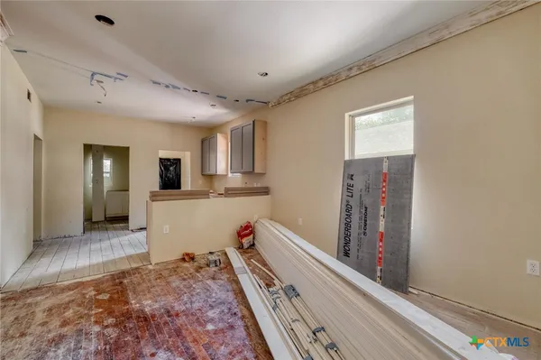 $250,000 | 116 South Cypress Avenue, Luling, TX 78648