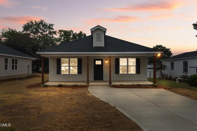 $244,900 | 229 East Washington Street, Coats, NC 27521