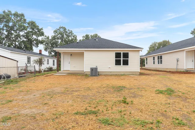 $244,900 | 229 East Washington Street, Coats, NC 27521