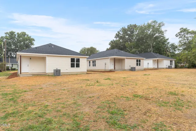 $244,900 | 229 East Washington Street, Coats, NC 27521