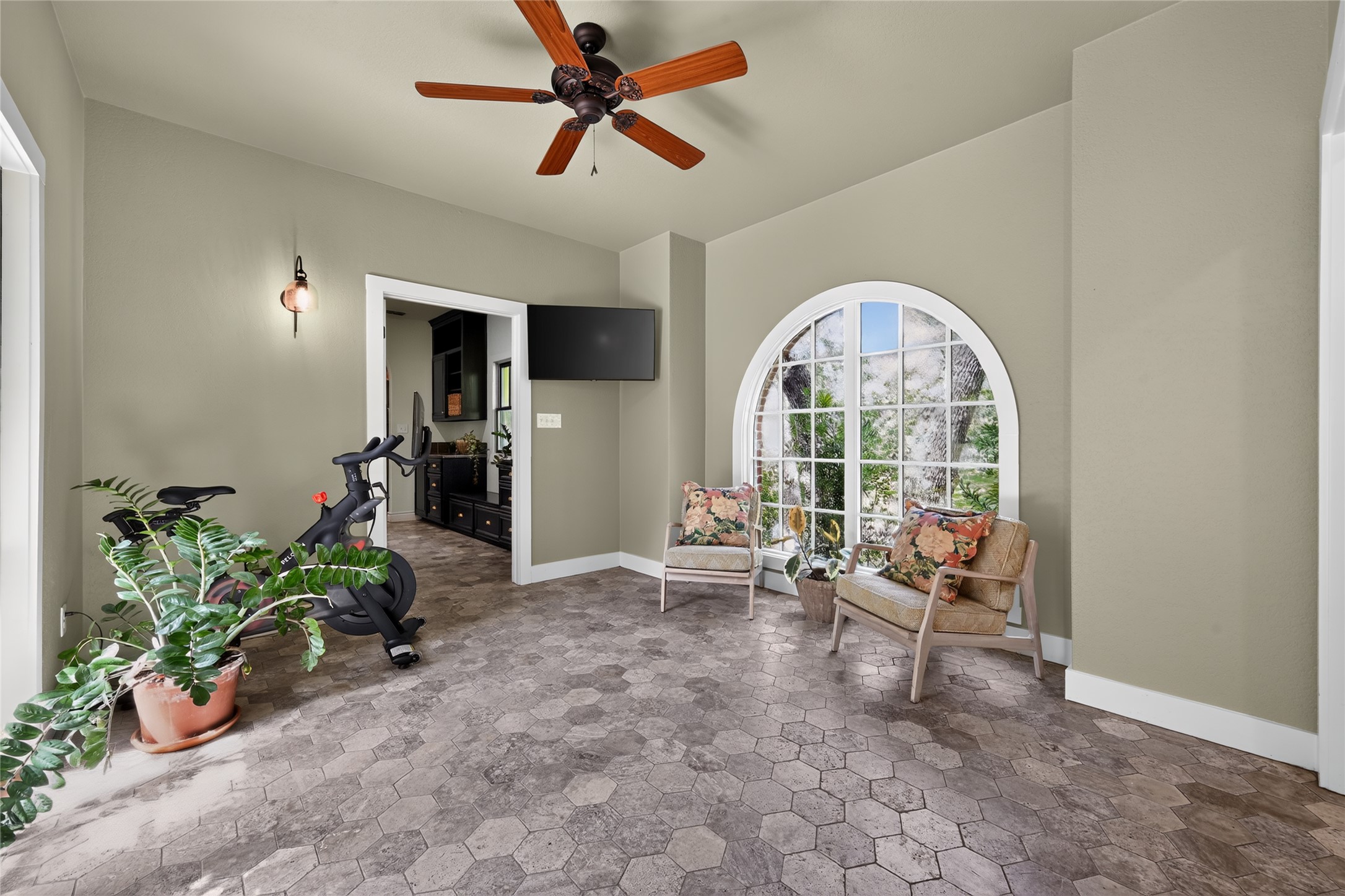 700 Willow Creek Road Salado, TX 76571 - Photo 25 of 39 Wonderful, sunny space between the mudroom and 3rd bedroom.