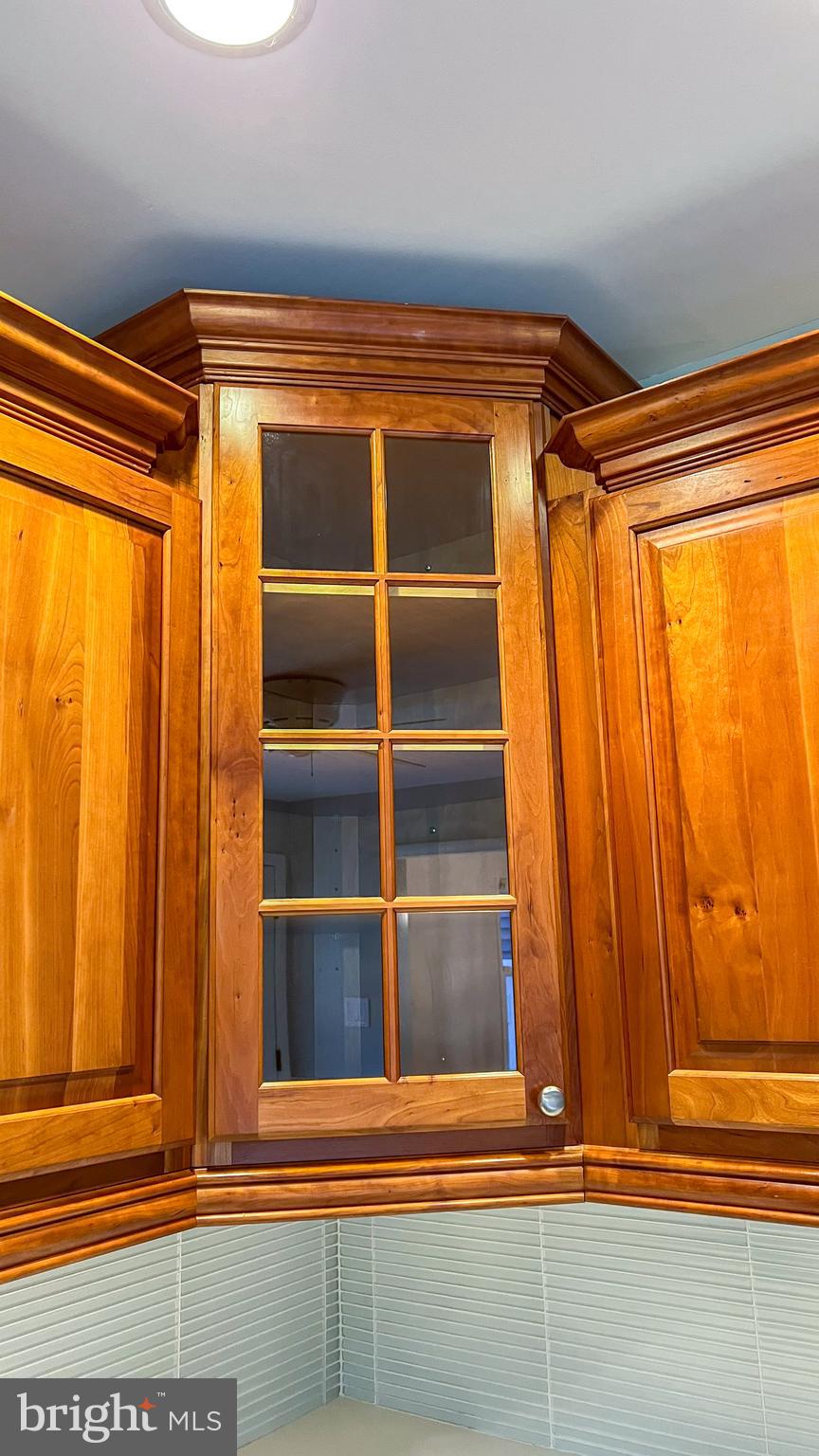 507 Ridge Road Annapolis, MD 21401 - Photo 19 of 75 Beautiful Cherry Cabinets