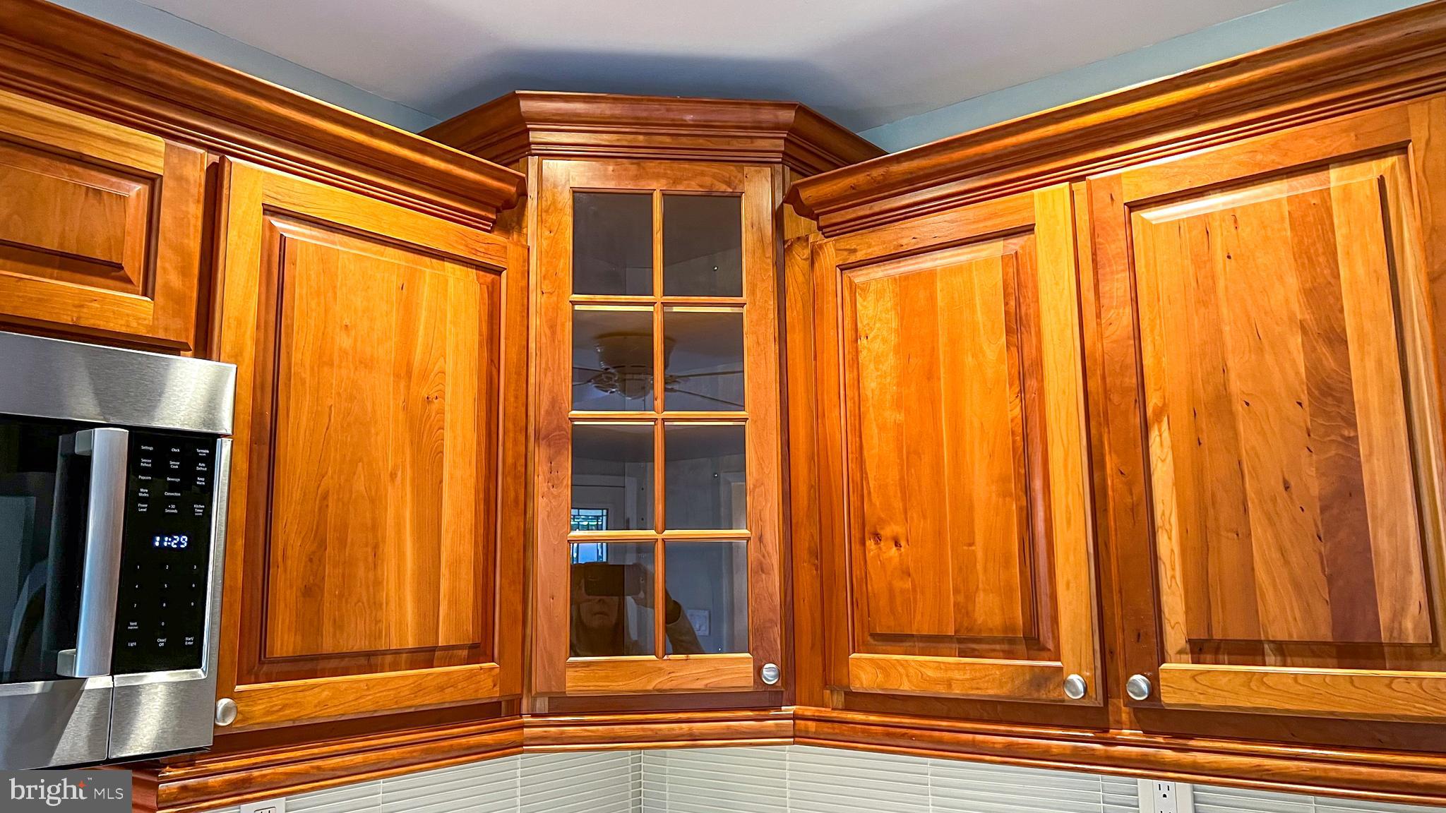 507 Ridge Road Annapolis, MD 21401 - Photo 21 of 75 Beautiful Cherry Cabinets