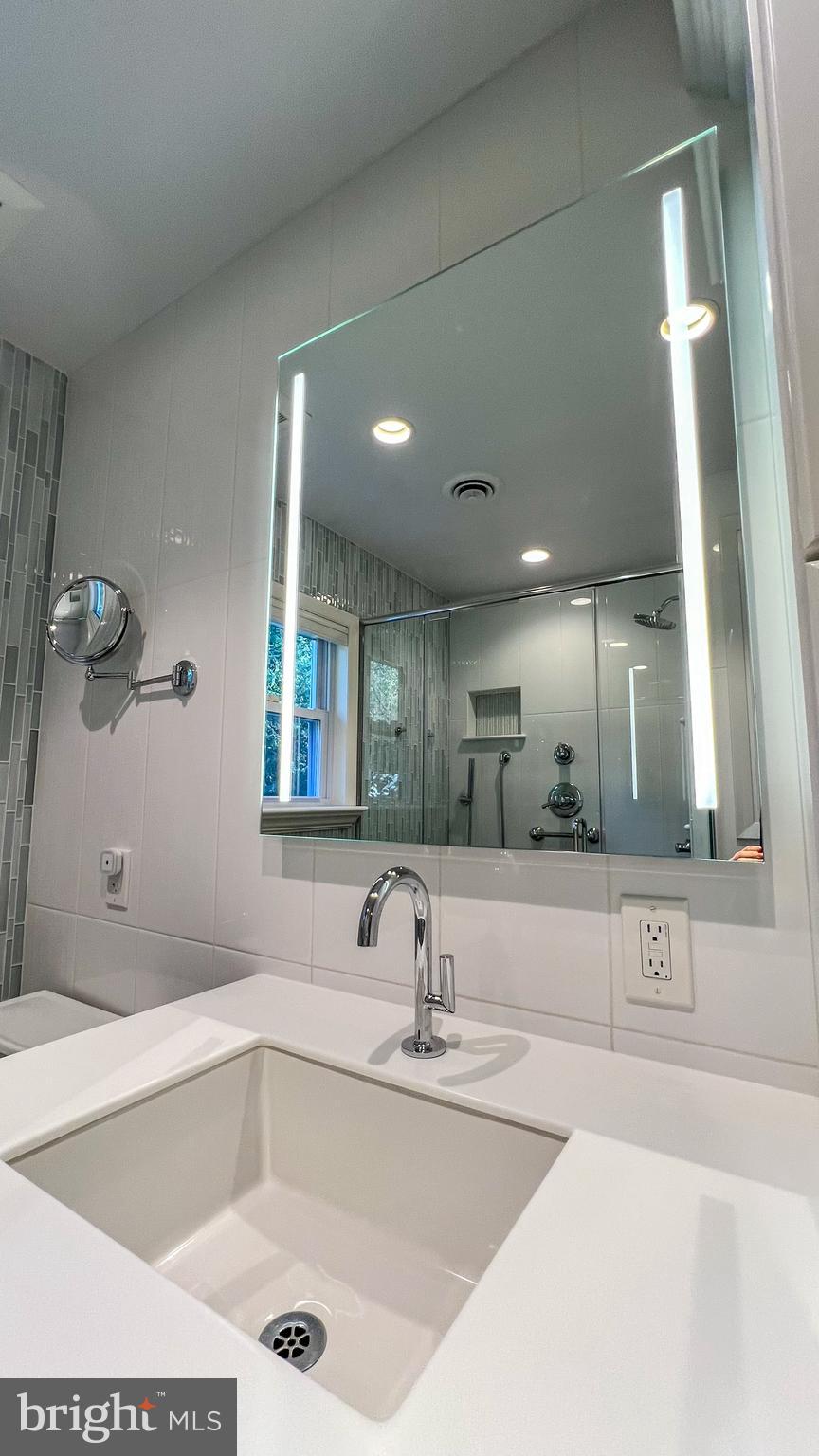 507 Ridge Road Annapolis, MD 21401 - Photo 44 of 75 Vanity With Brizo Faucet