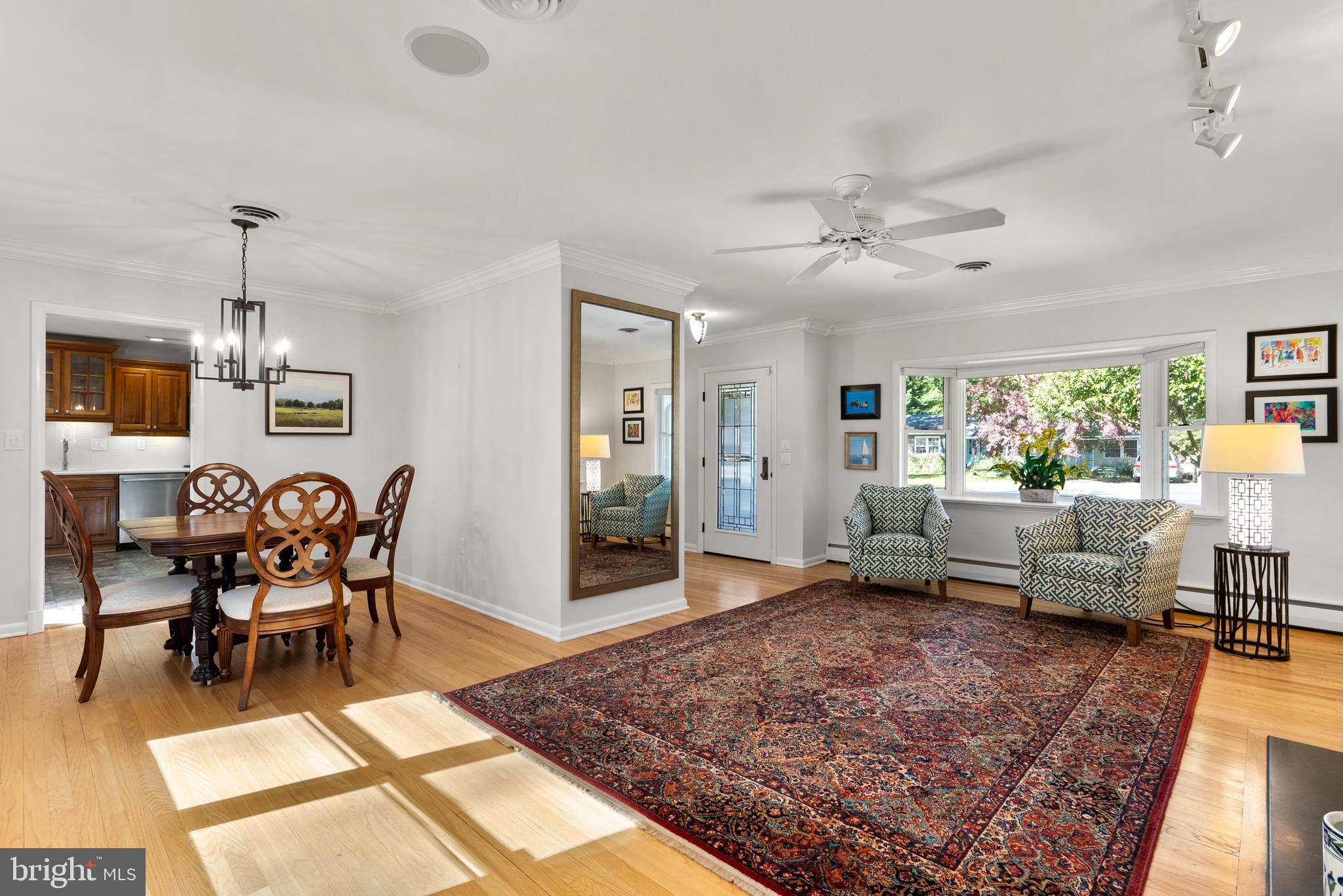507 Ridge Road Annapolis, MD 21401 - Photo 8 of 75 Living & Dining Area