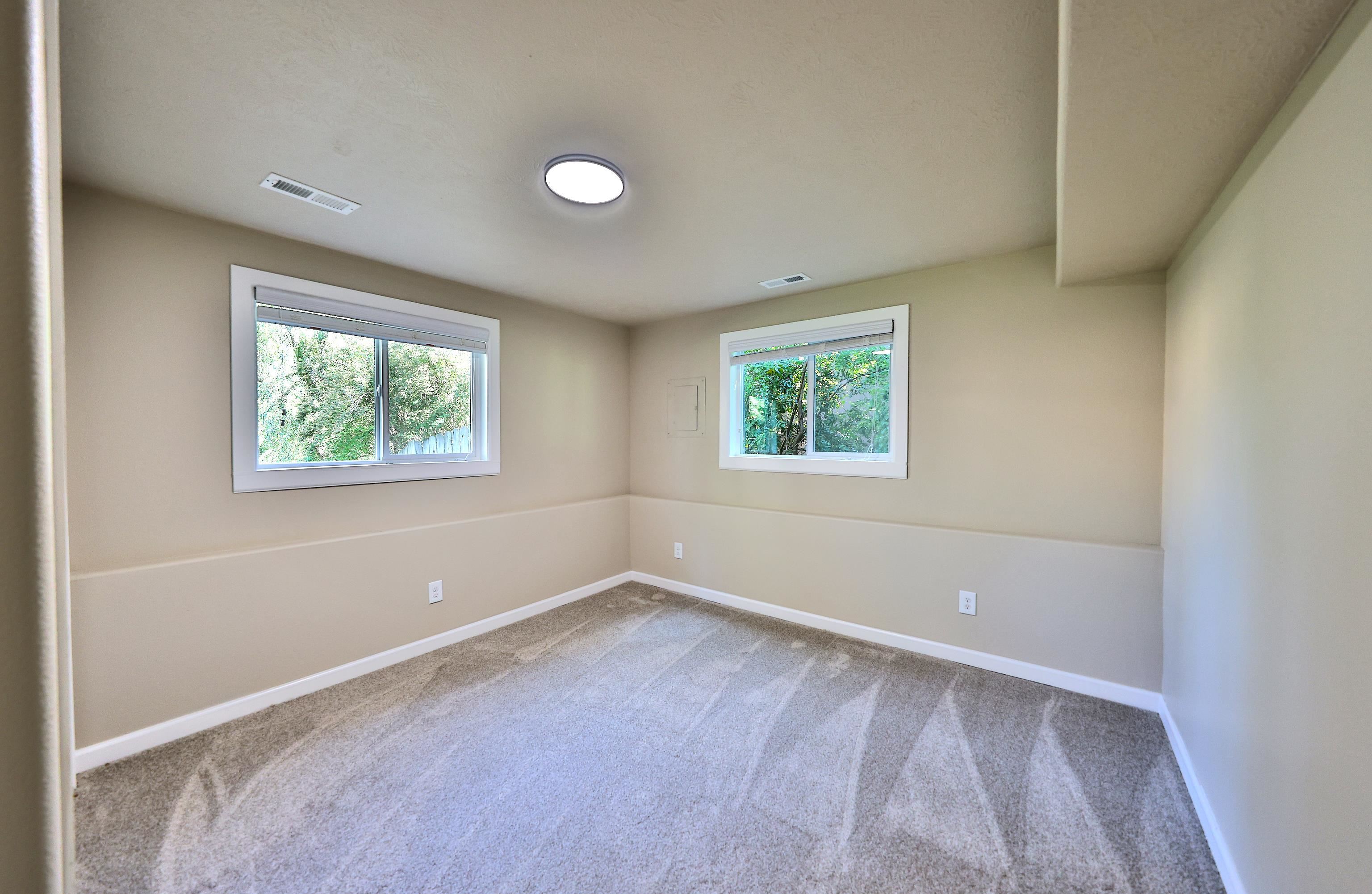 4725 South Bates Road Spokane, WA 99206 - Photo 34 of 48
