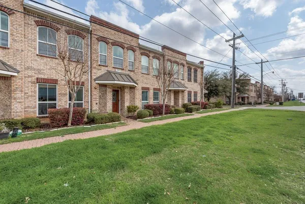 $310,000 | 207 South Kealy Avenue, Lewisville, TX 75057