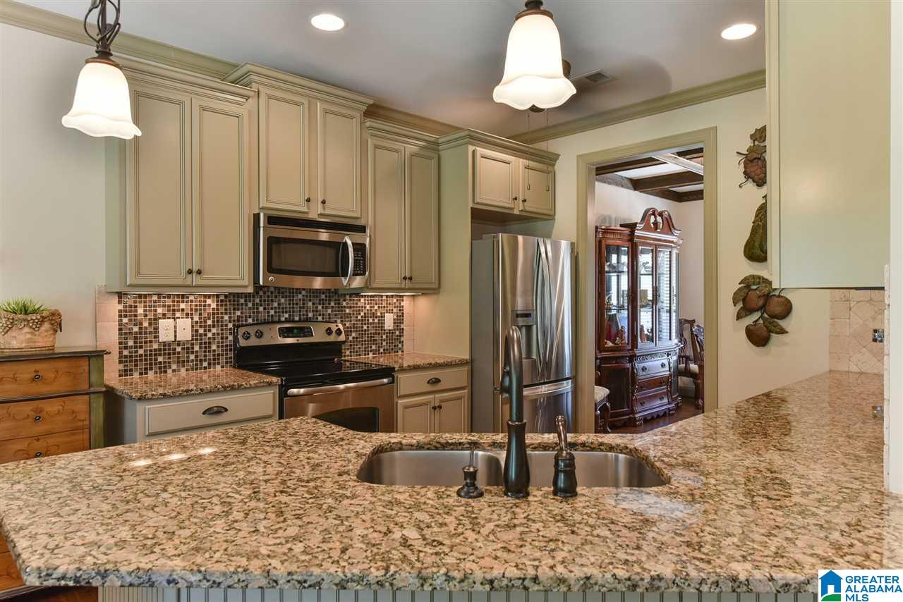 204 Dunrobin Cove Pelham, AL 35124 - Photo 5 of 49