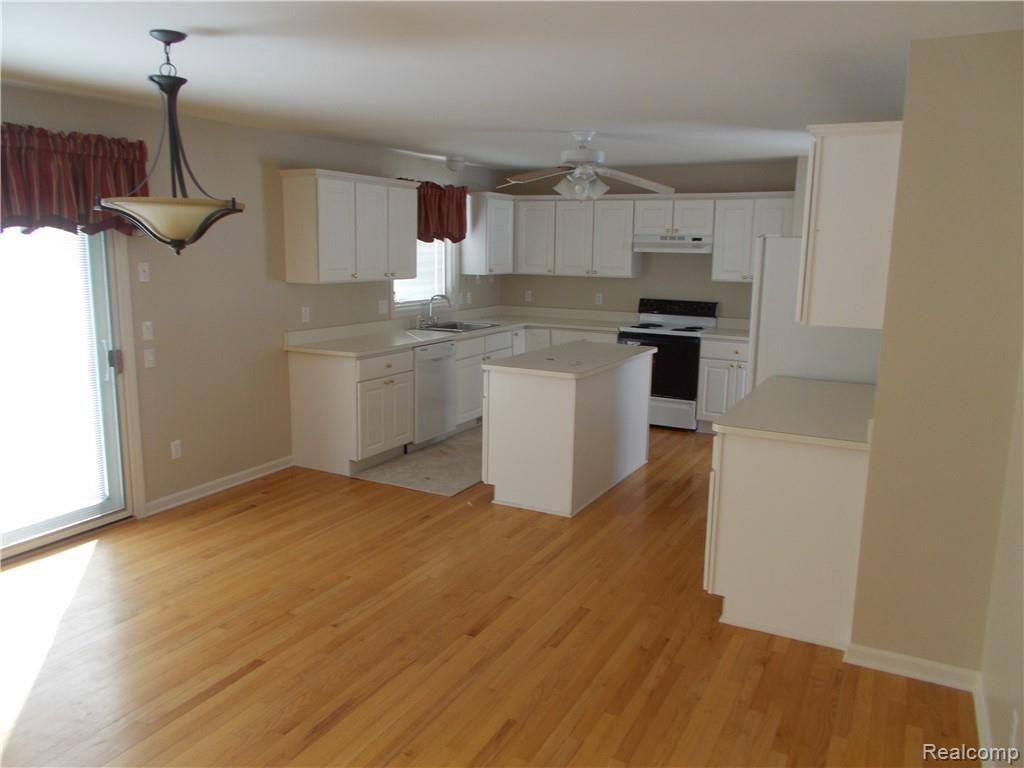 3475 Wyndam Lane Rochester, MI 48306 - Photo 3 of 11