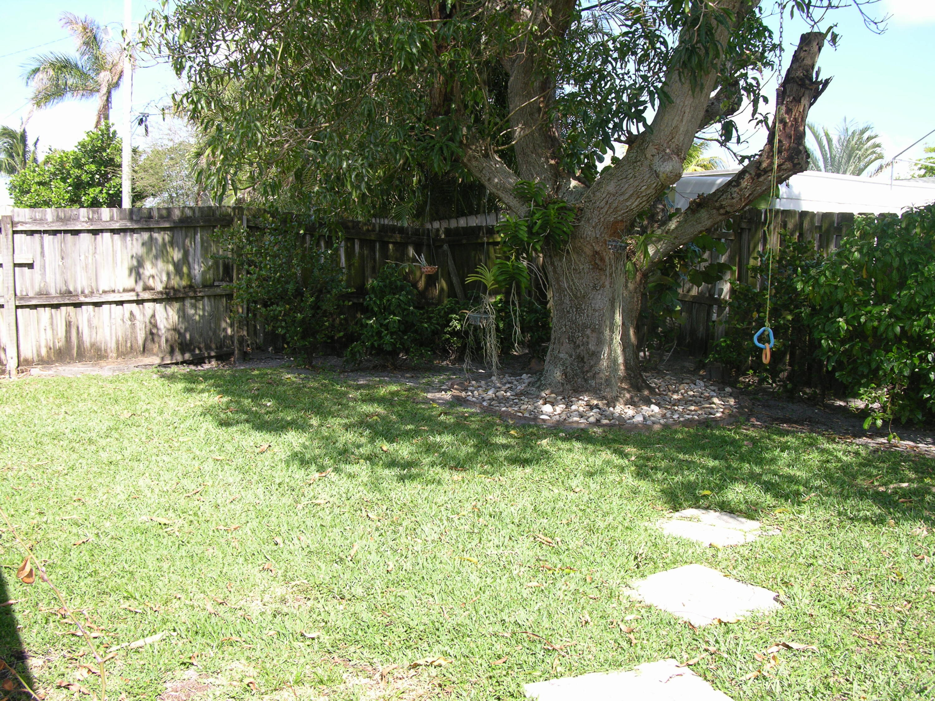 508 Flotilla Road North Palm Beach, FL 33408 - Photo 38 of 48 DSCN7361