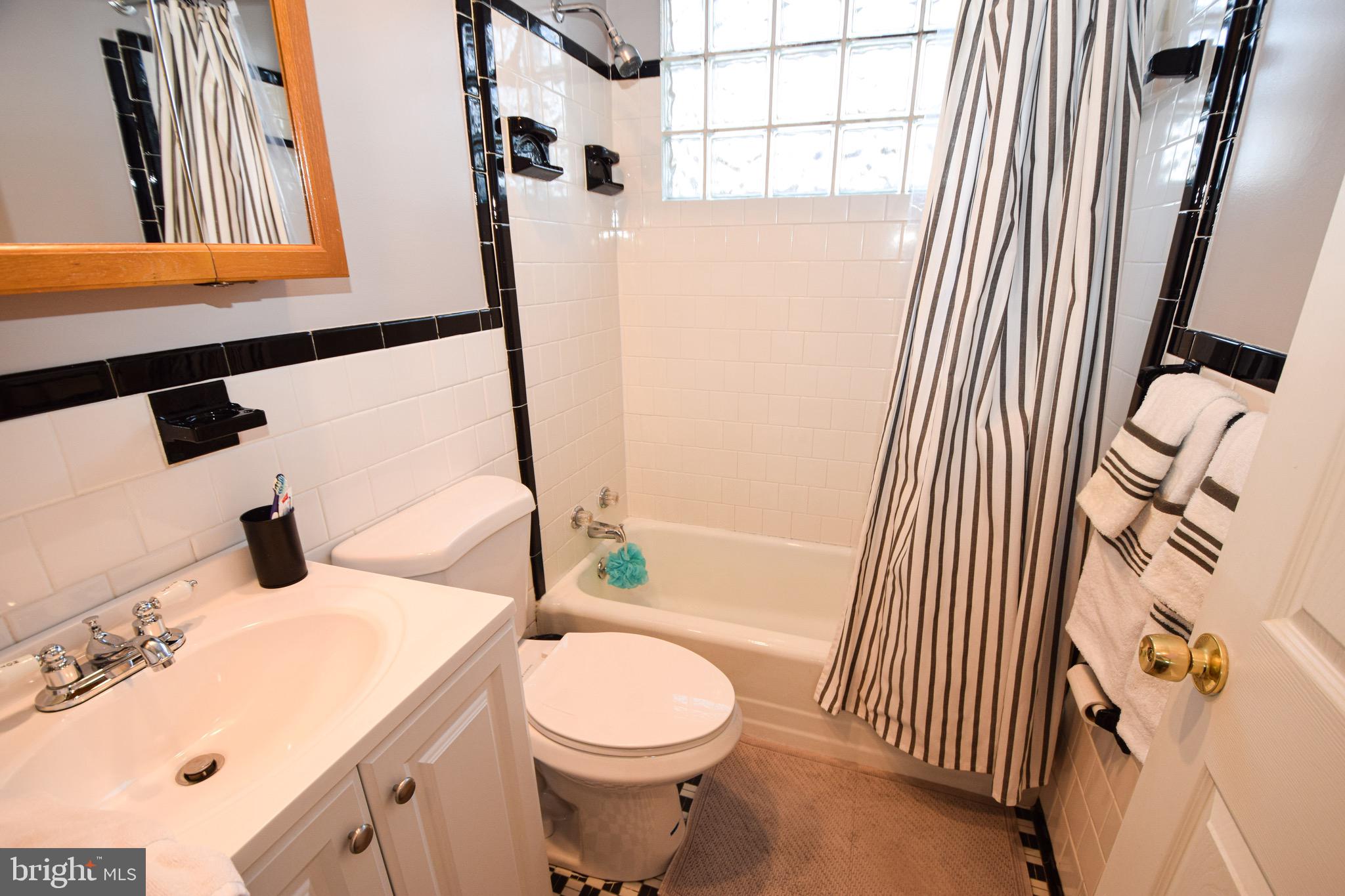 8816 Spring Road Parkville, MD 21234 - Photo 14 of 65 Bathroom #1