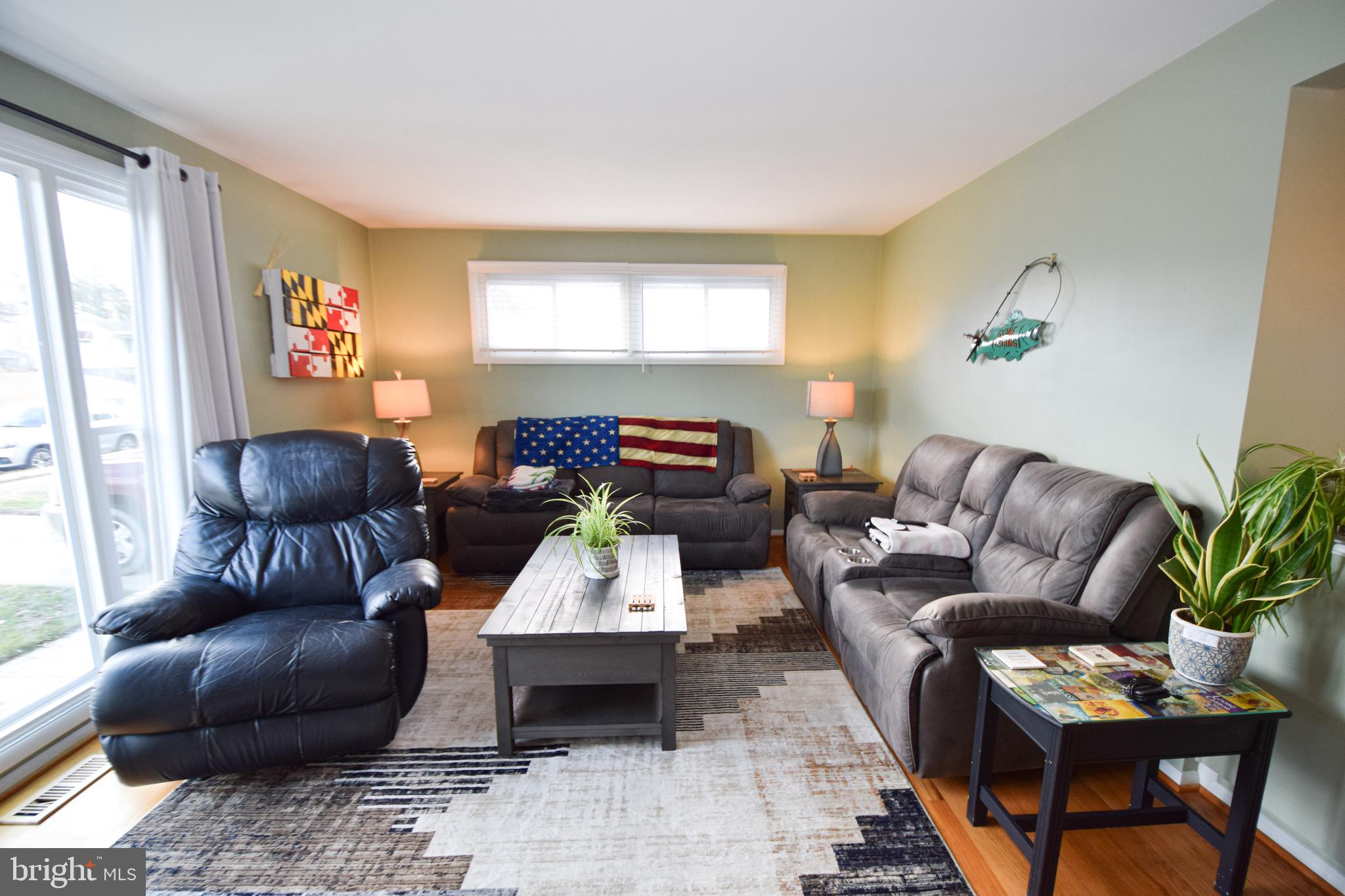 8816 Spring Road Parkville, MD 21234 - Photo 2 of 65 Living Room