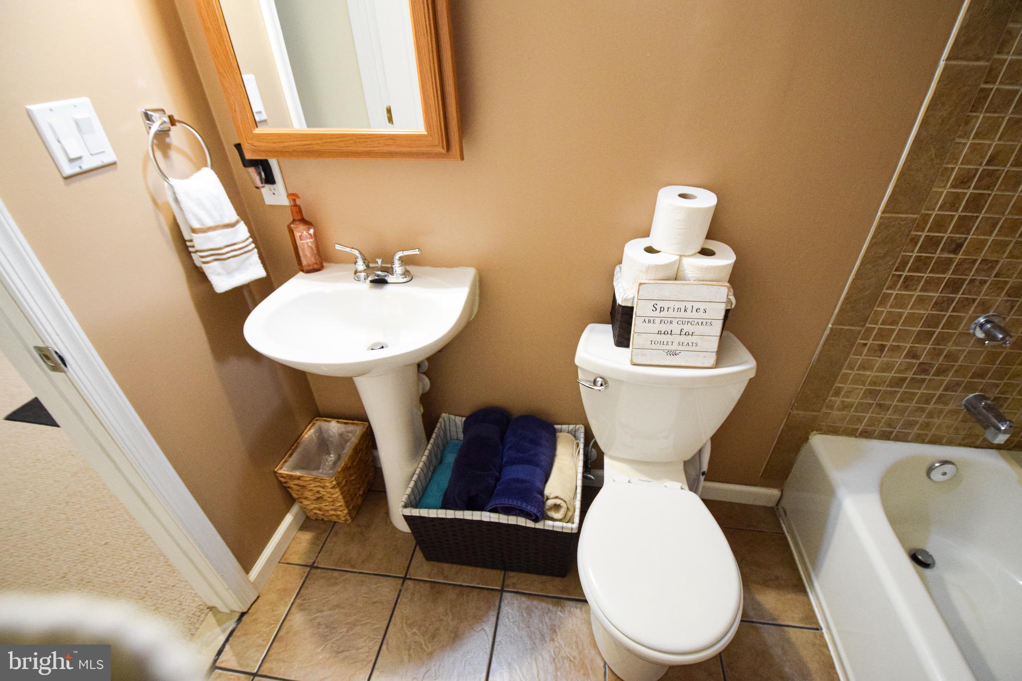 8816 Spring Road Parkville, MD 21234 - Photo 30 of 65 Bathroom #2