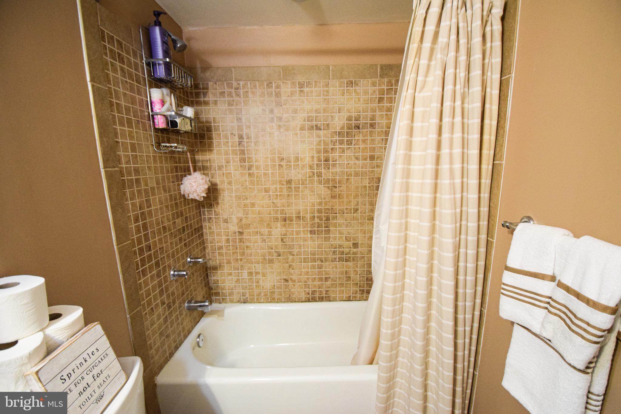 8816 Spring Road Parkville, MD 21234 - Photo 31 of 65 Bathroom #2