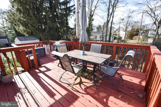 a view of a back yard of the house