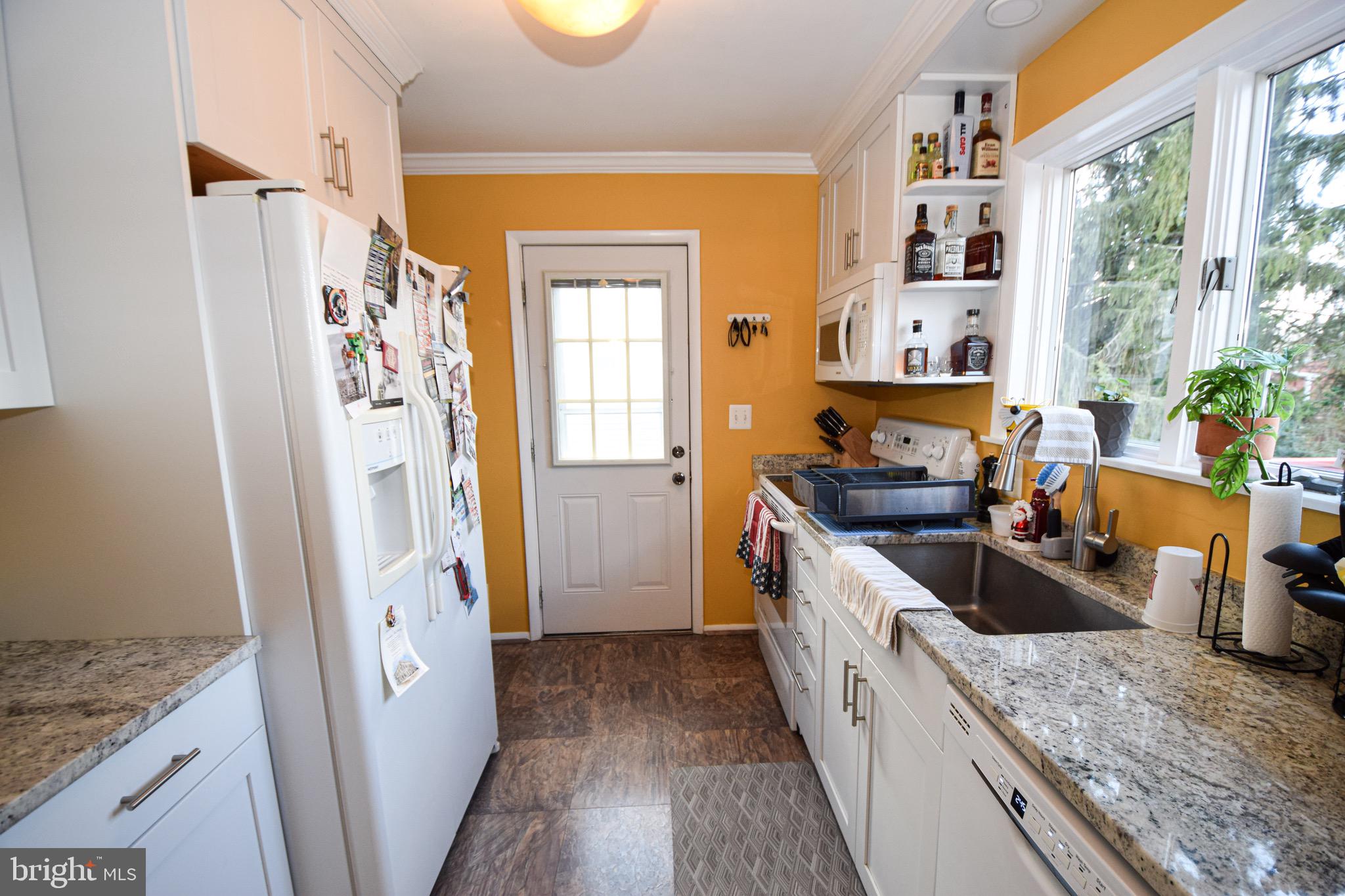 8816 Spring Road Parkville, MD 21234 - Photo 8 of 65 Kitchen
