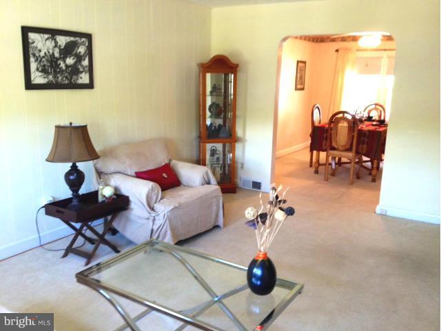 8142 Glen Gary Road Baltimore, MD 21286 - Photo 3 of 20 Bright & Cherry w/HARDWOOD UNDERNEATH!
