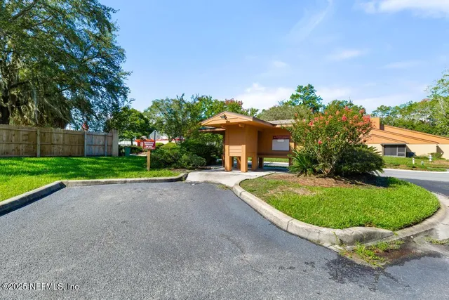 $149,999 | 85 Debarry Avenue, Unit 1012, Orange Park, FL 32073