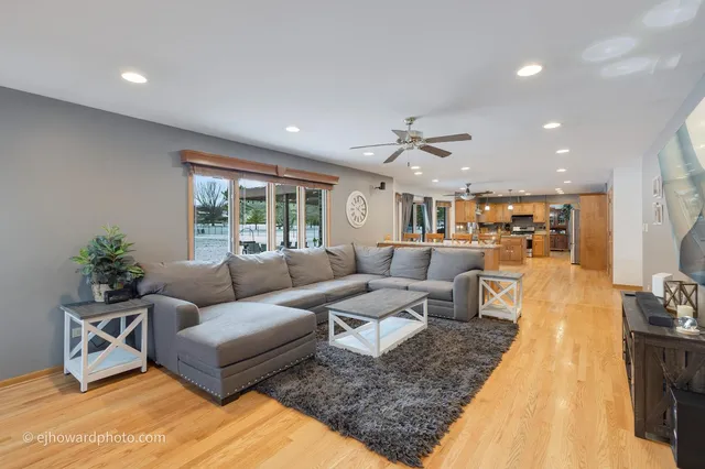 $599,000 | 2821 Abbington Drive, New Lenox, IL 60451