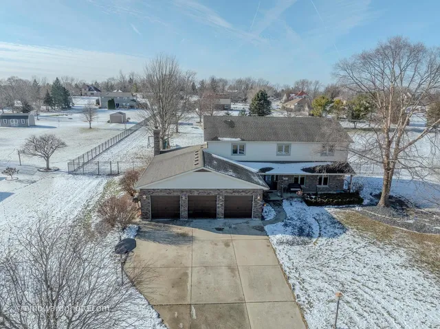 $599,000 | 2821 Abbington Drive, New Lenox, IL 60451