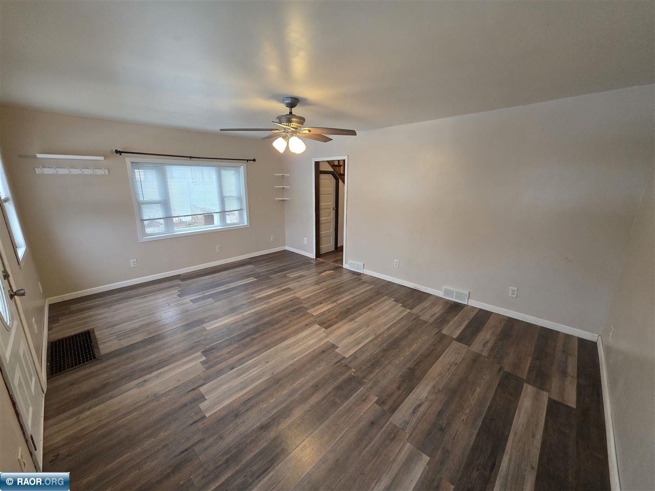 326 5th Street Southwest Chisholm, MN 55719 - Photo 5 of 22